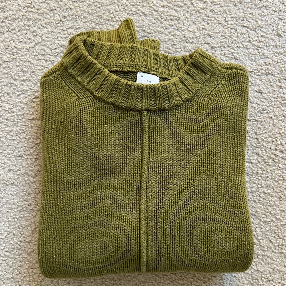 Green Sweater. XL.